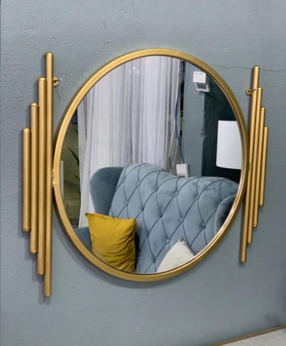 مدخل مع مرايا