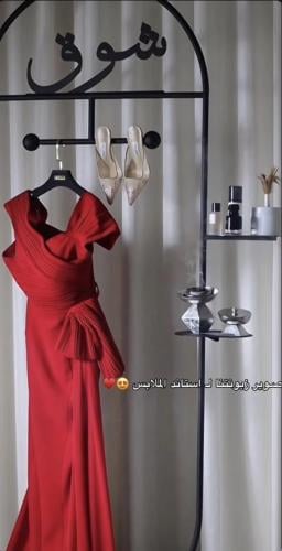 Clothes hanger and abayas