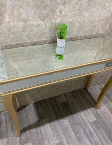مدخل استقبال لون ذهبي