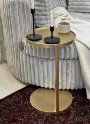 طاولة خدمة