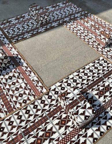 طقم فرشات مع ٤ مراكي عالي الجودة مع الشنطة
