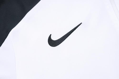 طقم تدريب تشيلسي الشتوي