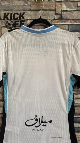 تيشيرت الإتحاد الأبيض (شعار الدوري الذهبي ) الجديد...