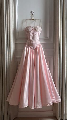 فستان سهرة زهري القماش |تفته دبل كلوش +تطريز للمناسبات والأعراس