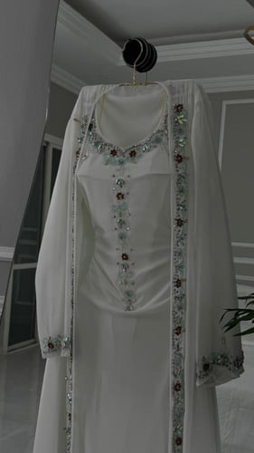 فستان سهره ابيض الخامة جورجيت+ تطريز يدوي