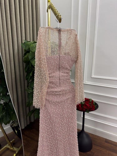 فستان سهره بيبي بنك بخامه دنتيل ومطرز يدوي بالكامل