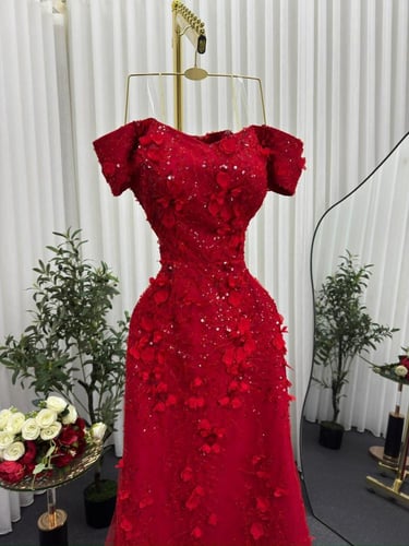 فستان سهره احمر الخامة تل على ورد