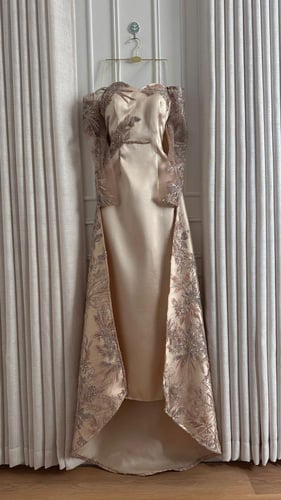 فستان سهره ذهبي ميكادو + كلفه تطريز خرز