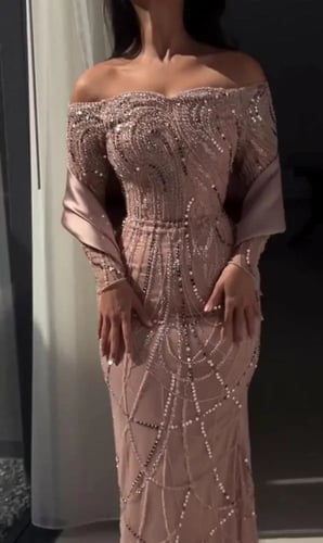 فستان سهره لحمي الخامة خرز