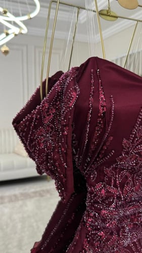 فستان سهره عودي خامة خرز وفي بطانه قصير ساوي عدة ا...