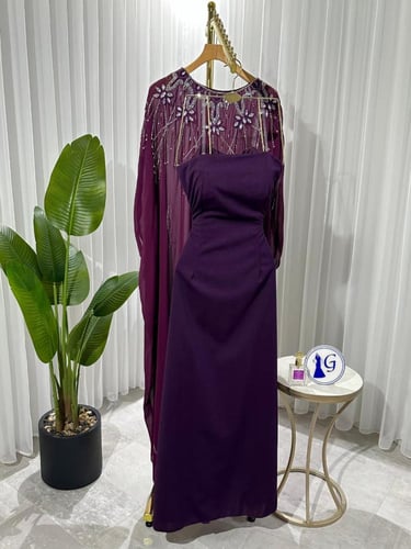 جلابية قطعتين عنابي الخامة ششفون جورجيت + تطريز يد...