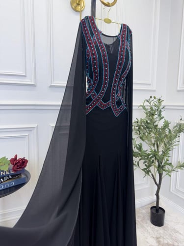 فستان سهره اسود القماش / شيفون جورجيت بتطريز يدوي...