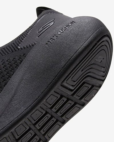سكيشرز - Max Cushioning Essential