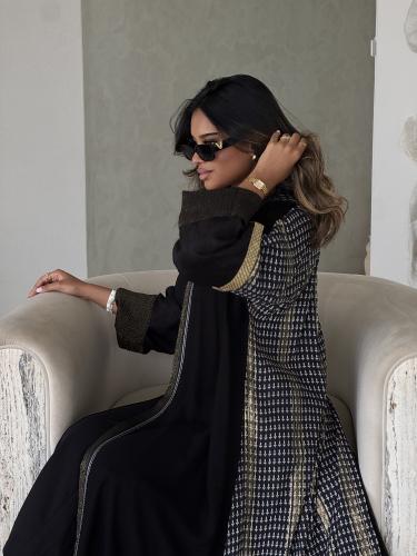 عباية سوداء Grace Gold 2 كريب قطن بارد قلبة كم مقص...