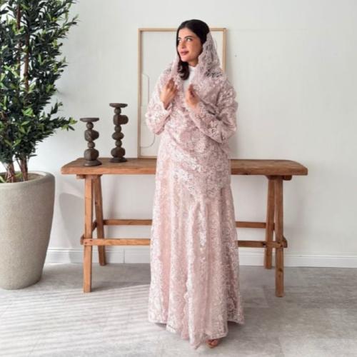 عباية وطرحة دانتيل مورد لون نود - nude lace