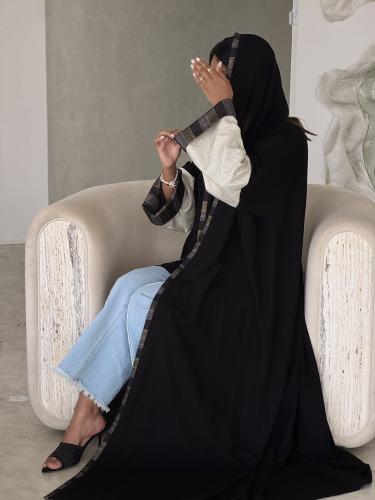 عباية سوداء Straps Bronze لينن كريب وقطن مشجر