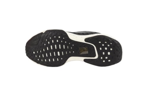 حذاء نايك زووم إكس