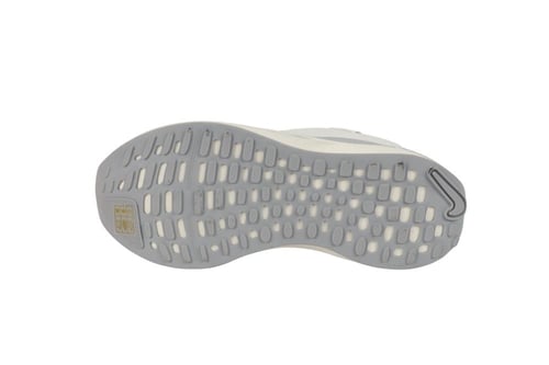 حذاء نايك زوم