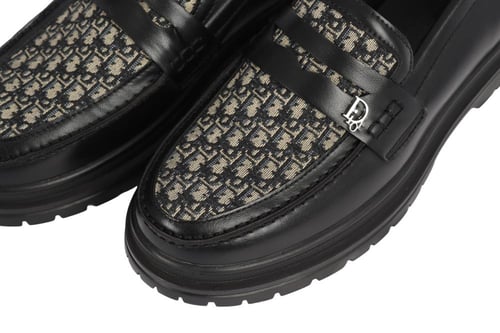 حذاء لوفر ديور