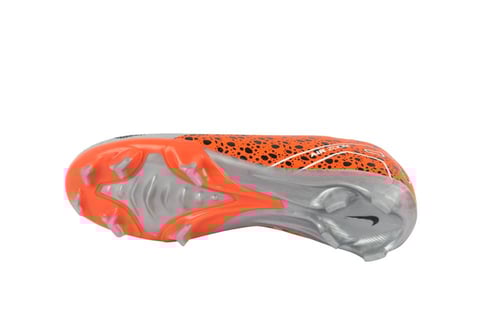 حذاء كرة قدم نايك