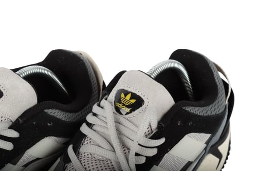 حذاء أديداس فالكون