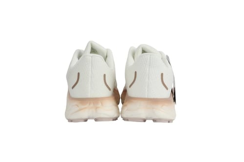 حذاء نيو بالانس فريش فوم الإصدار 2