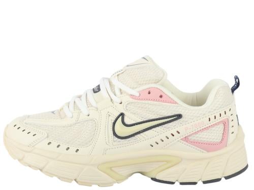 حذاء نايك P-7000