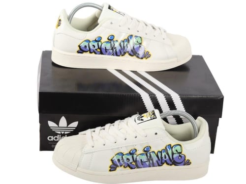 حذاء أديداس سوبرستار