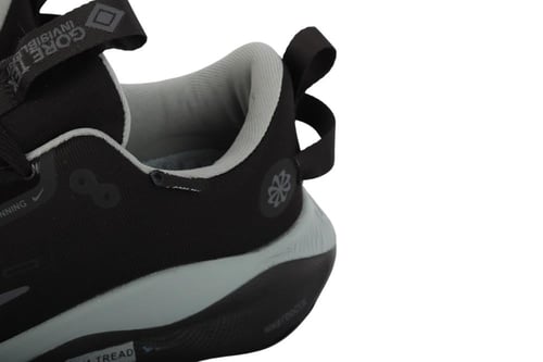 حذاء نايك زوم