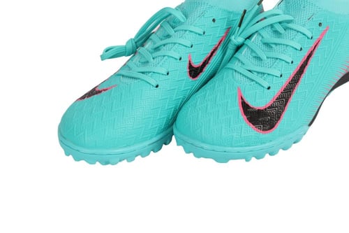 حذاء كرة قدم نايك