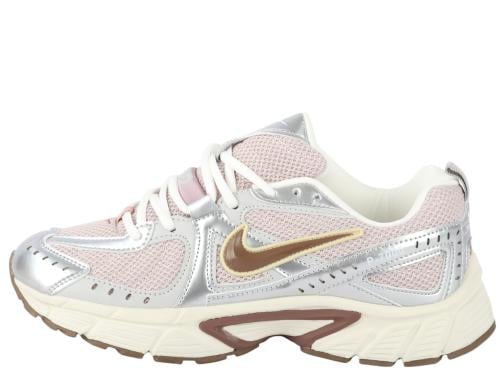 حذاء نايك P-7000