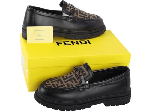 حذاء لوفر فندي