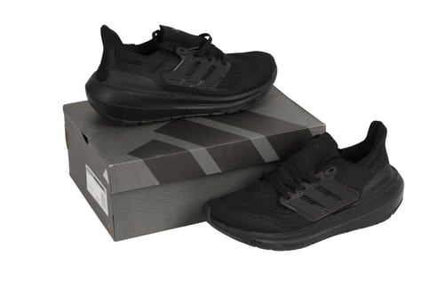 حذاء اديداس ألترا بوست