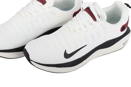 حذاء نايك زوم