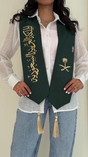 وشاح بتطريز وطني أنيق