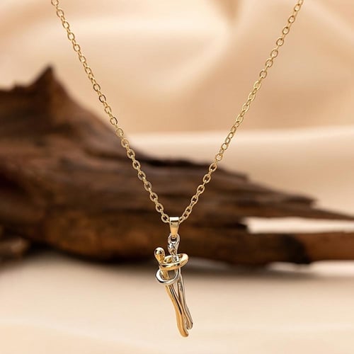 سلسال العناق ( ليحتضنك دائماً بدلا عني )