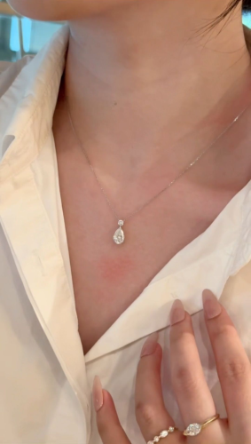 قلادة ناعمه و أنيقة