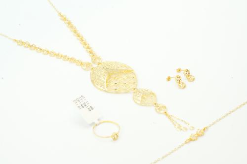 A 21-karat set (004904).