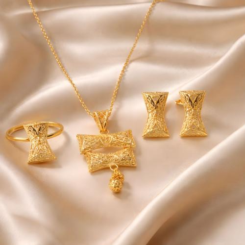 Half of a 21-karat set (005451)