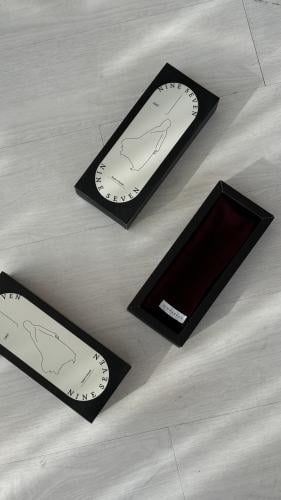 طرحة عنابي غامق