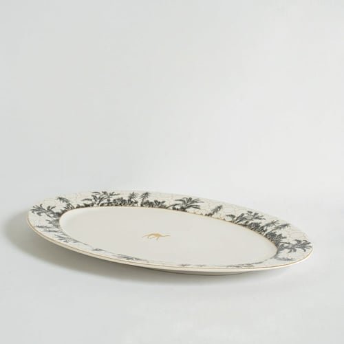 طبق تقديم من مجموعة سعف