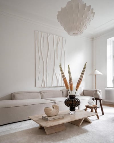 طاولة بتصميم عصري من الرخام