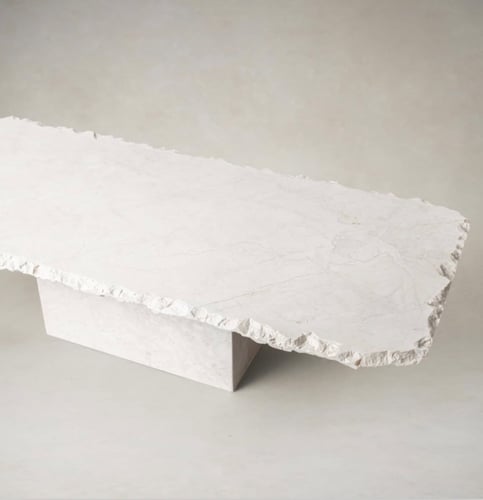 طاولة قهوة من الحجر