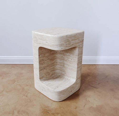 طاولة جانبية إسكتلندا