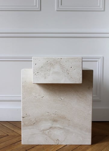 طاولة جانبية من الترافنتينو الطبيعي