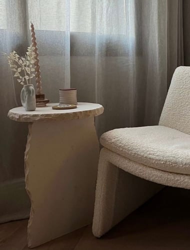 طاولة جانبية حجر طبيعي