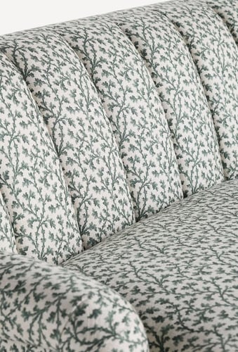 كنبة إيرينا شانيل – Channel Tufted Irena Sofa