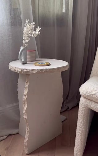 طاولة جانبية حجر طبيعي