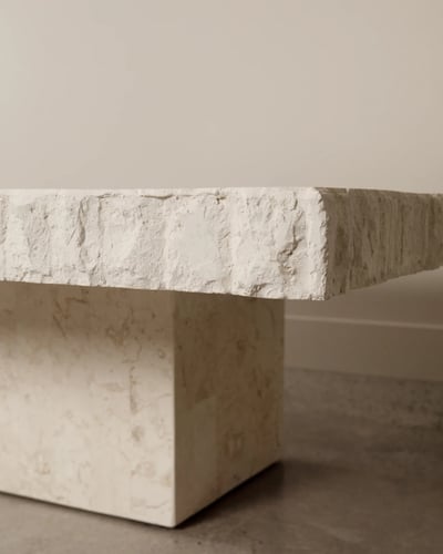 طاولة قهوة من الحجر الجيري