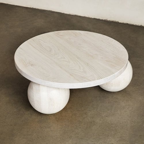 طاولة قهوة منحوتة يدوياً